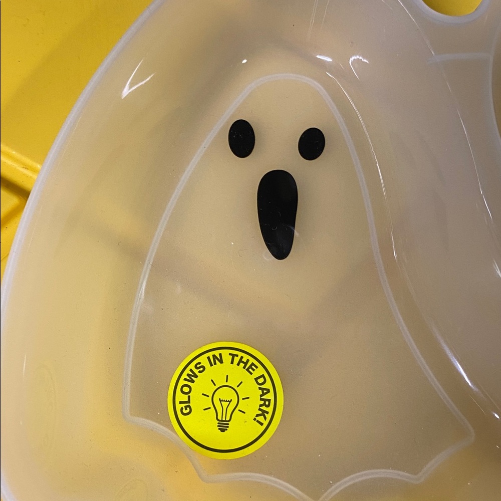 Halloween Ghost Shaped Serving Tray Glow in the Dark - Picture 6 of 6